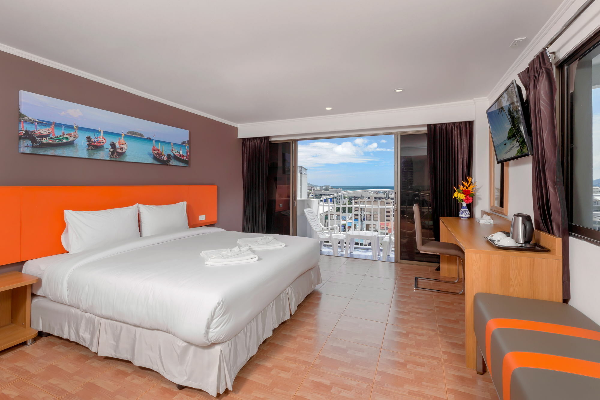 Patong 7Days Premium Hotel Phuket Экстерьер фото