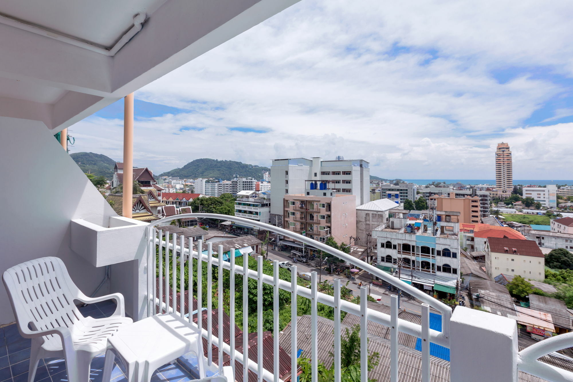 Patong 7Days Premium Hotel Phuket Экстерьер фото