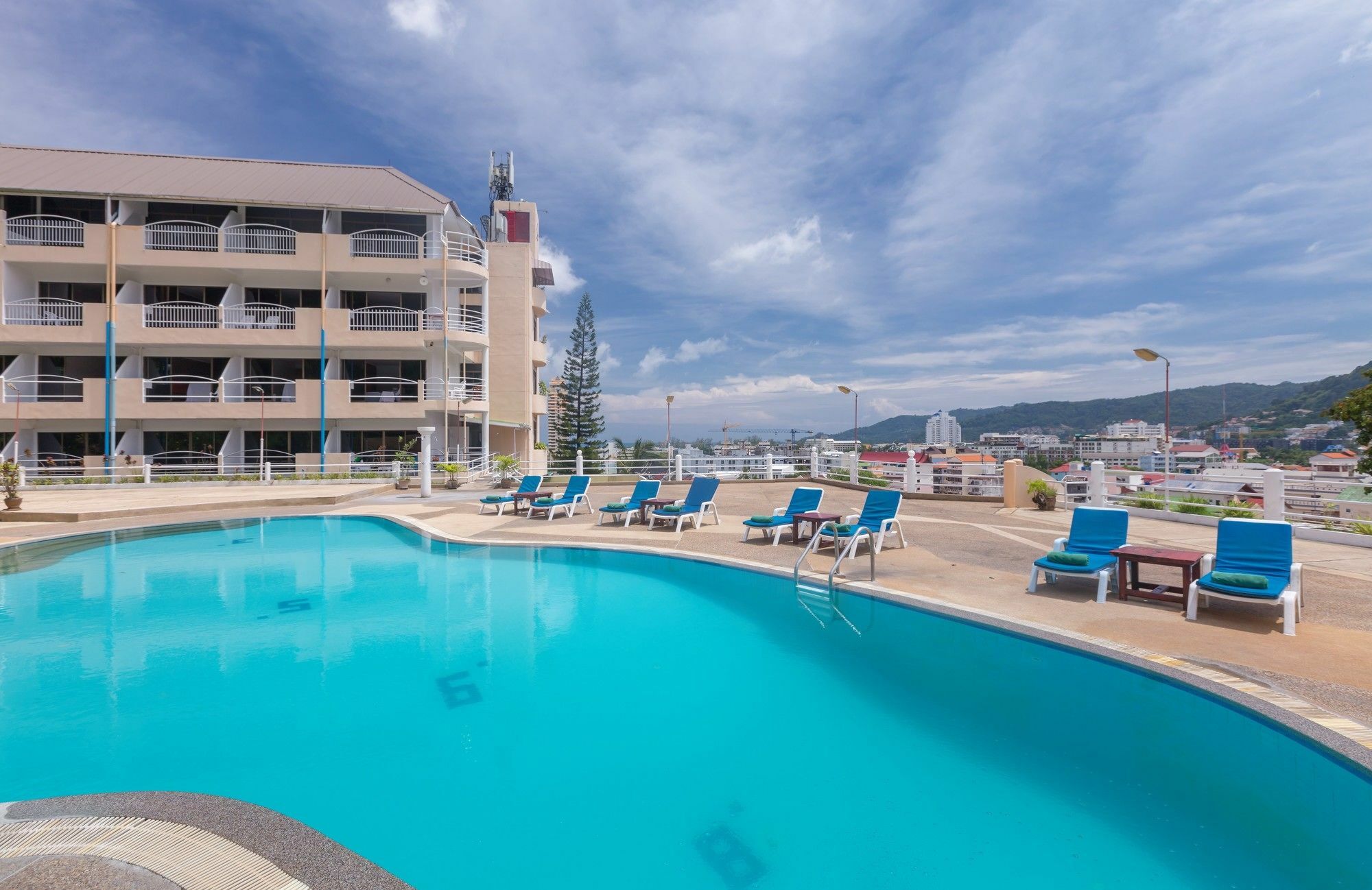 Patong 7Days Premium Hotel Phuket Экстерьер фото